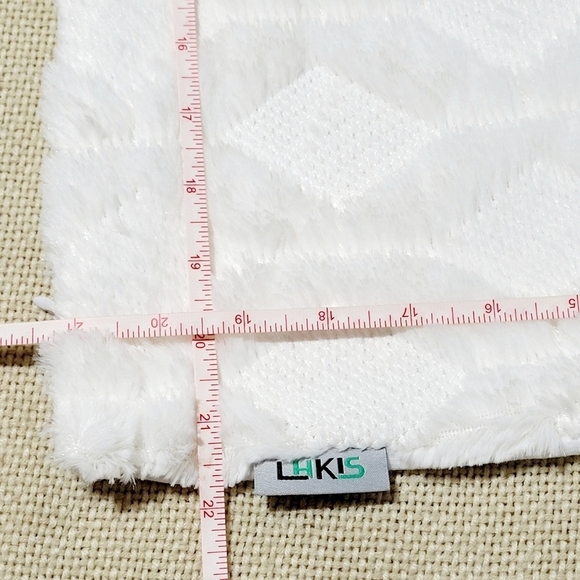 LHKIS Soft Faux Fur Diamond Design Pillow Cover (set of 2) - Picture 5 of 7